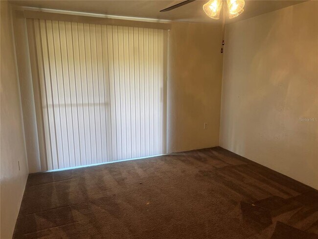 Foto del edificio - 421 SW 67th Terrace