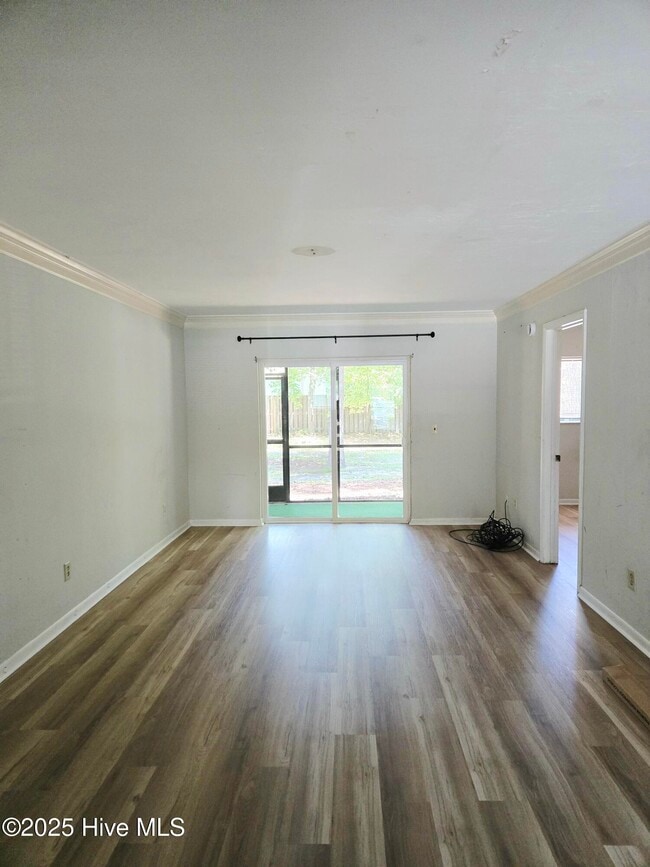 Building Photo - 4437 Holly Tree Rd
