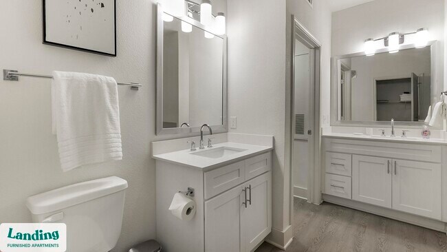 Foto del edificio - 15777 Quorum Dr