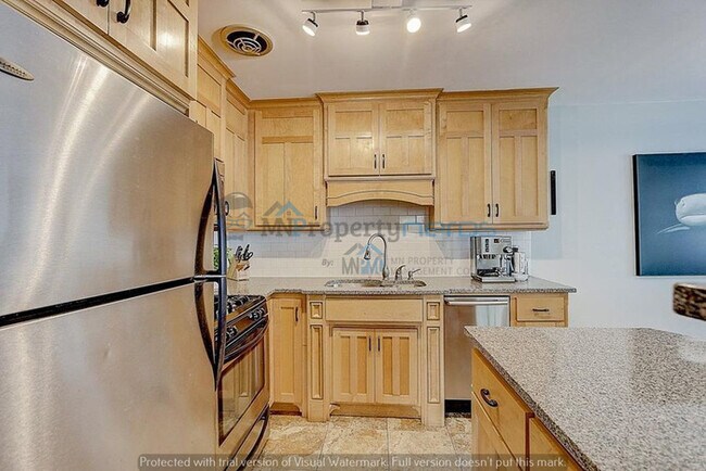 Building Photo - Beautiful Spacious Apartment For Rent, ALL...