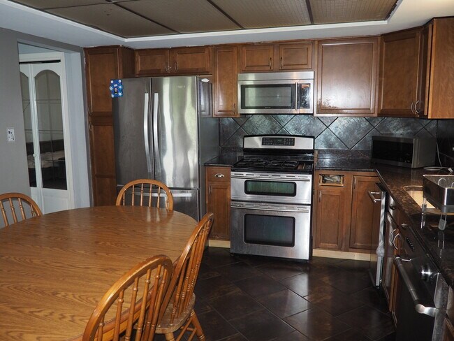 Foto del edificio - 14531 S Ravinia Ave