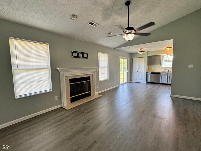Foto del edificio - 39 Cedarwood Dr