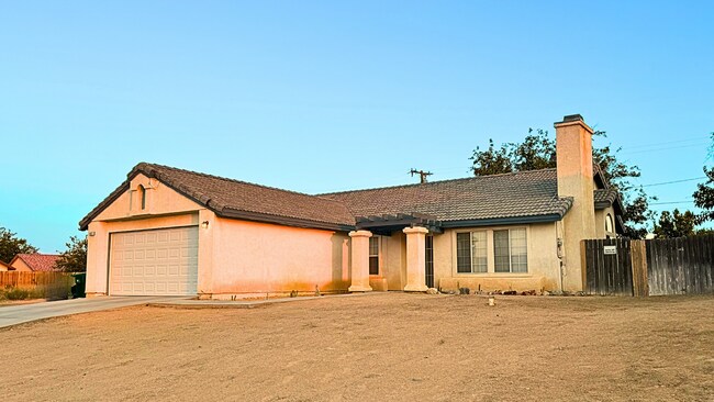 Foto del edificio - 10172 Evelyn Ave