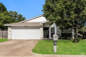 Building Photo - 7300 Wayfarer Trail
