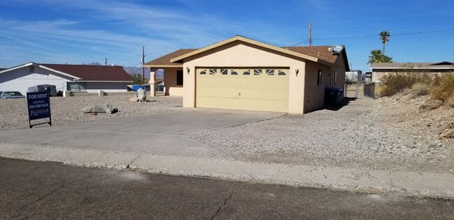 Building Photo - 3181 Sombrero Dr
