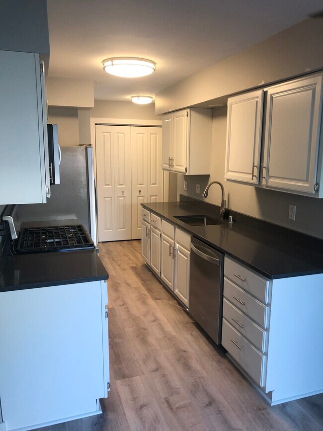 Foto del edificio - 7114 Park Shores Ct