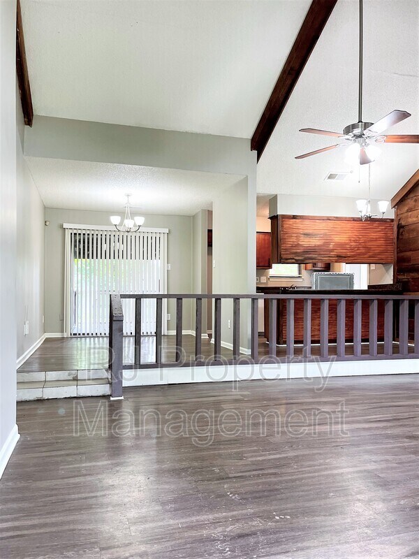 Building Photo - 6130 Valleydale Dr