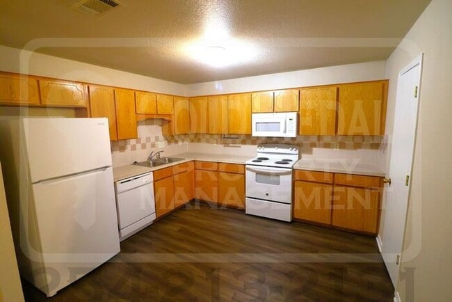 Building Photo - 1720 Aztec Trce