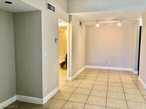 Building Photo - 150 Santa Clara Dr