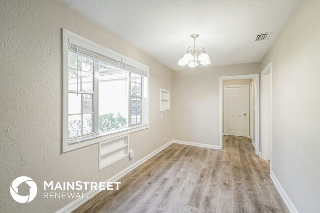 Foto del edificio - 1524 W River Shore Way