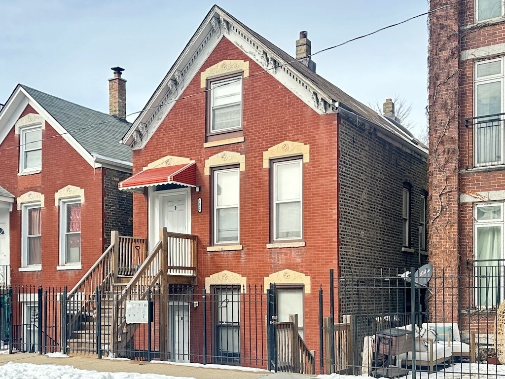 Foto principal - 1624 W Beach Ave