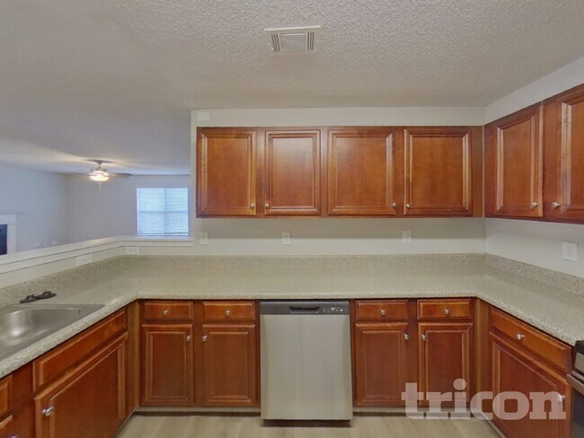 Foto del edificio - 3030 Summer Breeze Dr