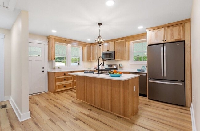 Foto del edificio - 4633 Godwin Blvd