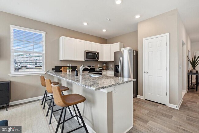 Building Photo - 171 Rae Ct