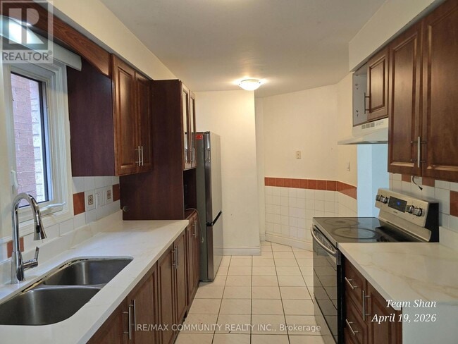 Building Photo - 108 Pennyhill Dr