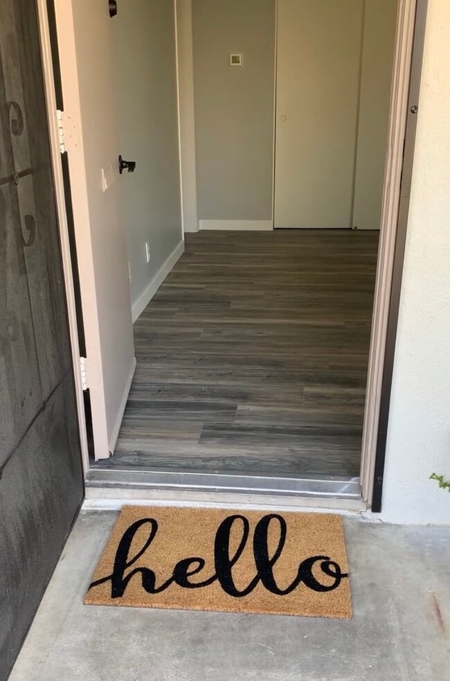 Building Photo - 2729 W Yale Ave