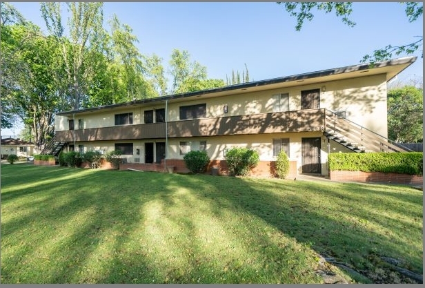 Building - 5478 Carlson Dr