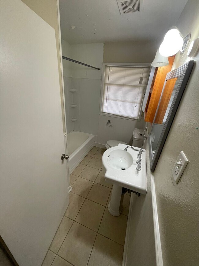 Foto del edificio - Home for rent!