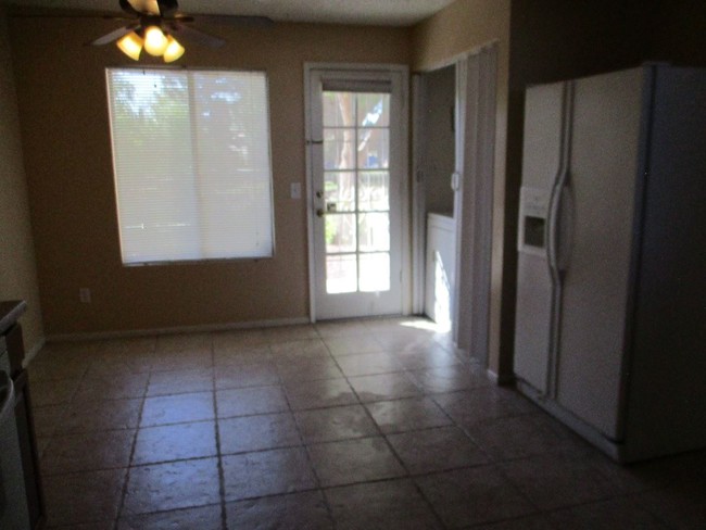 Building Photo - 3 br, 2.5 bath House - 2995 E Sunset #130 A