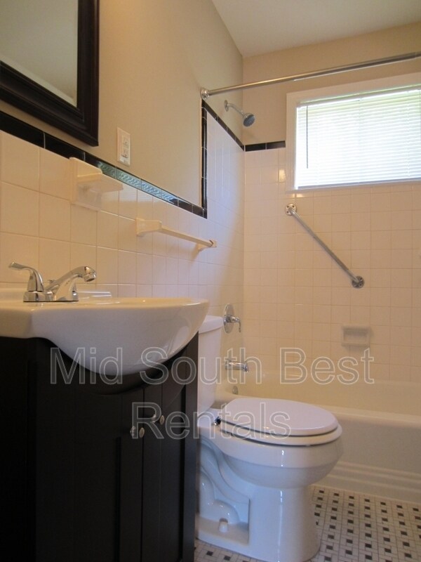 Foto del edificio - 3748 Wickcliff Ln