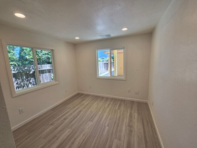 Building Photo - Cambrian Park rental