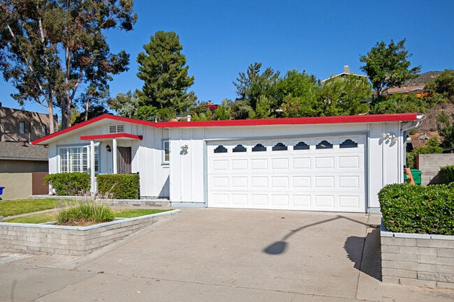 Building Photo - 6714 Cowles Mountain Blvd