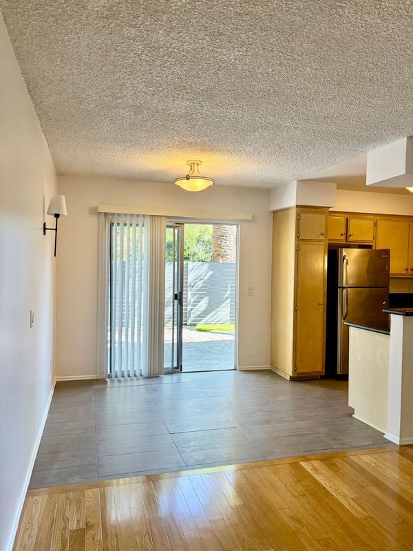 Building Photo - 2425 Ocean Ave