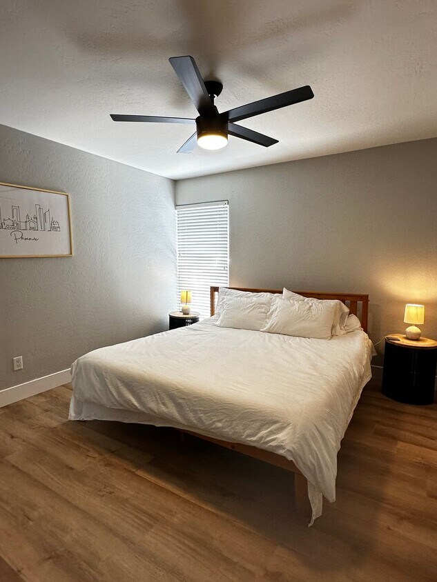 Foto principal - OFFERING MOVE IN SPECIALS, FULLY FURNISHED...