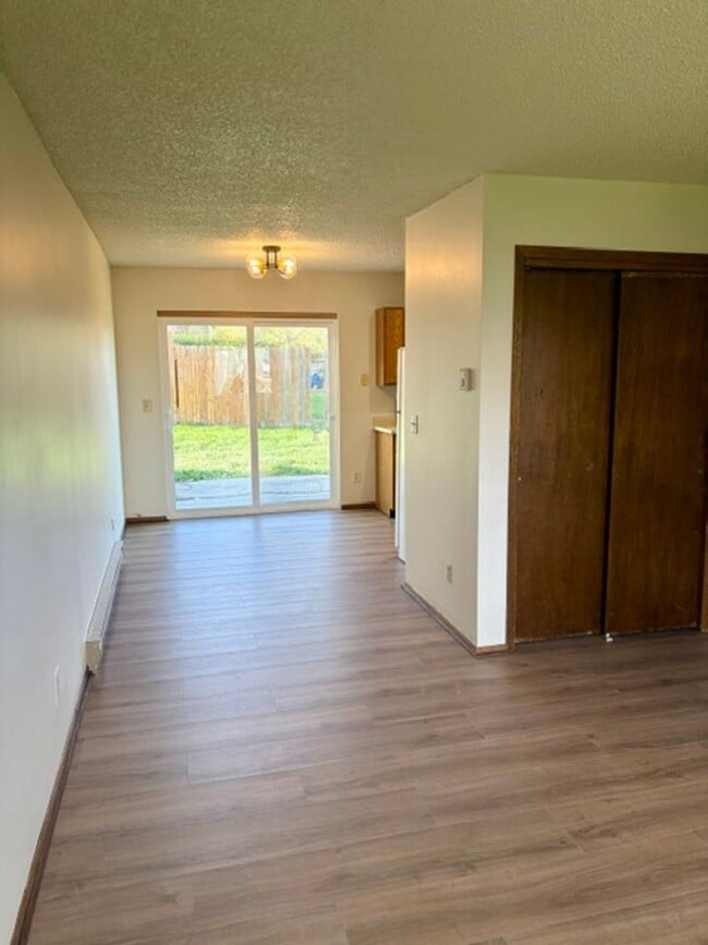 Building Photo - 217 S 18th Ave