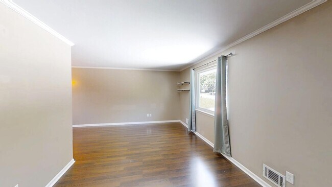 Foto del edificio - 321 Oak Lake Dr