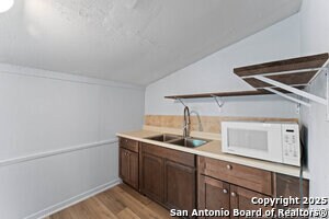 Foto del edificio - 2503 W Houston St