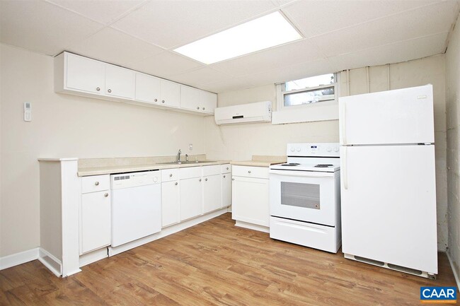 Building Photo - 414 Woodhaven Ct
