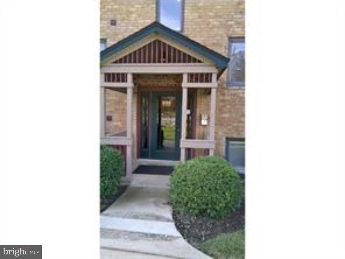Building Photo - 9104 Westview Rd