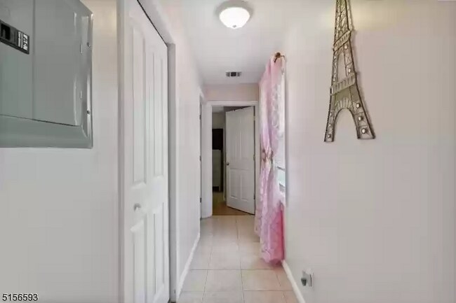 Foto del edificio - 553 E 26th St