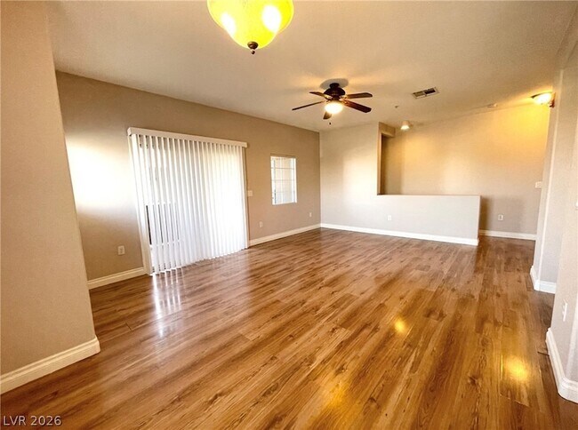 Foto del edificio - 3925 Legend Hills St