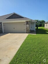 Building Photo - 2107b Ingalls Ln