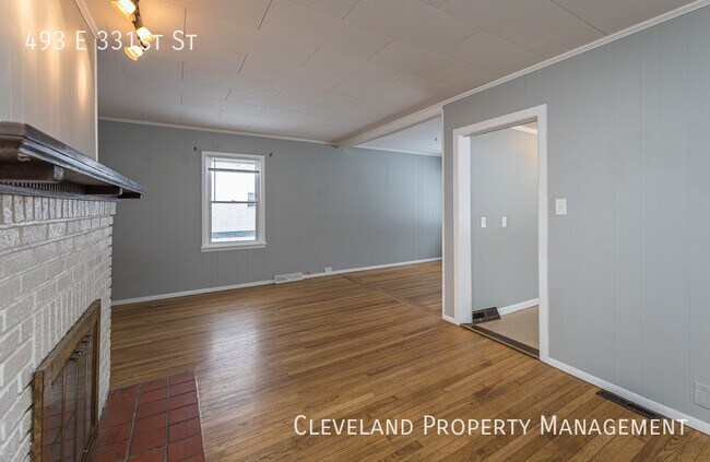 Building Photo - Renovated Eastlake Home
