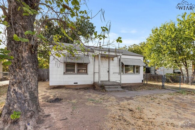 Building Photo - 1613 Hawes Ave