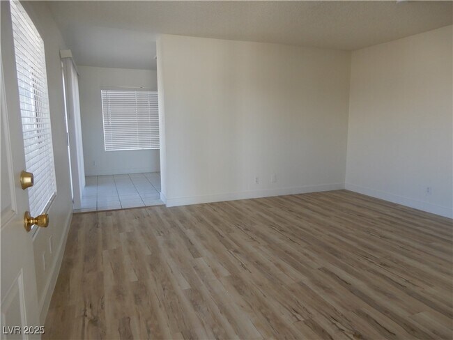 Foto del edificio - 4474 Bramblewood St