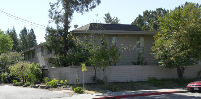 Building Photo - Danville Creekside