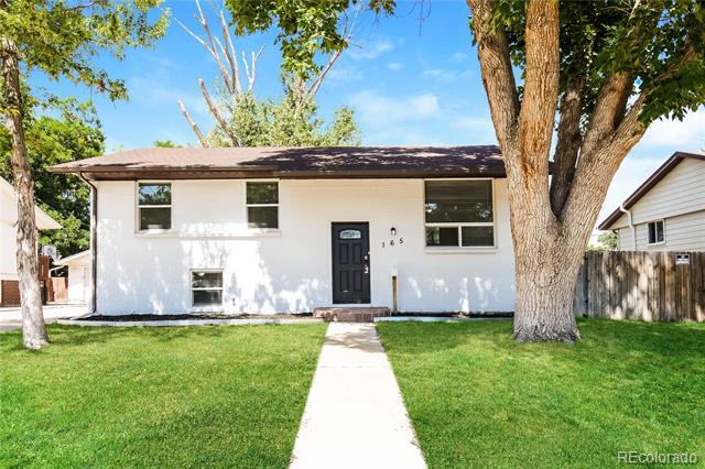 Primary Photo - 165 Iris St