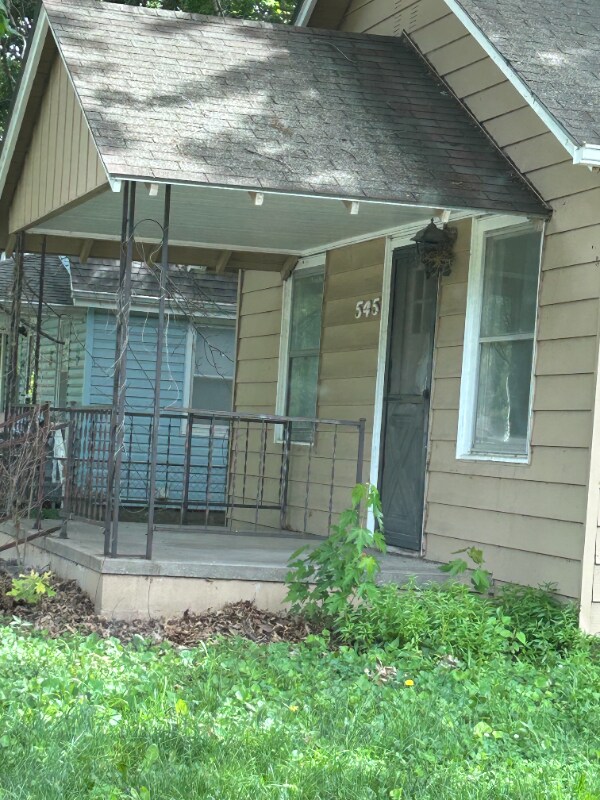 Primary Photo - 545 NE Forest Ave