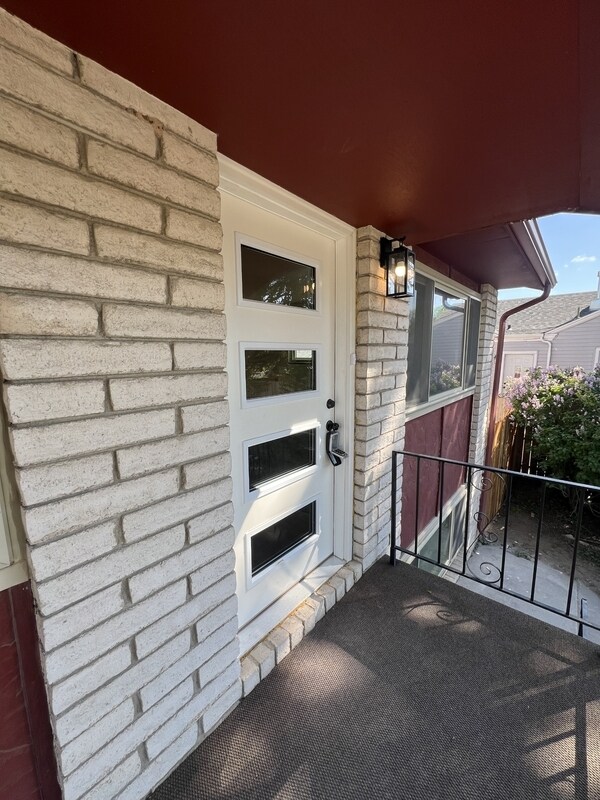 Foto del edificio - 312 E 27th St