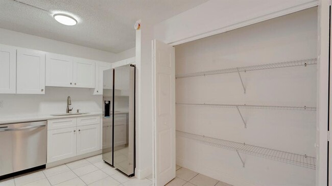 Foto del edificio - 3201 Coral Ridge Dr