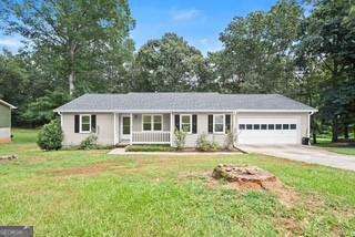 Building Photo - 200 E Country Woods Dr