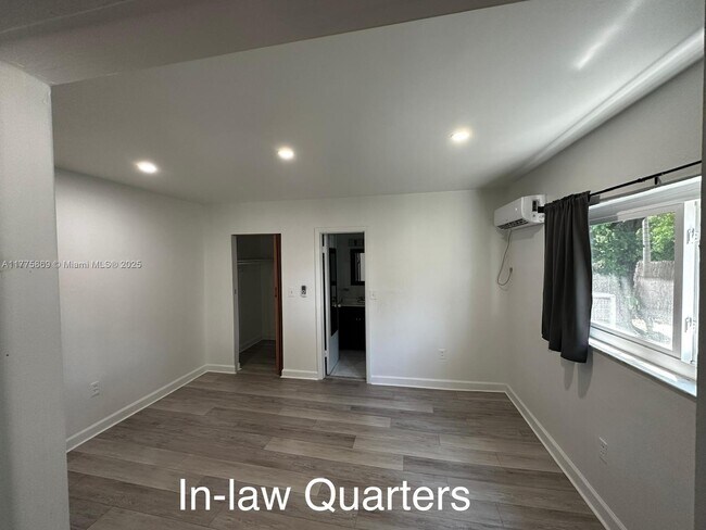 Building Photo - 12370 SW 104th Terrace