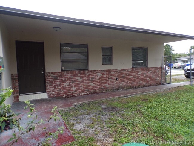 Building Photo - 1505 N 57th Terrace