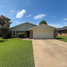 Building Photo - 1348 Fieldstone Dr