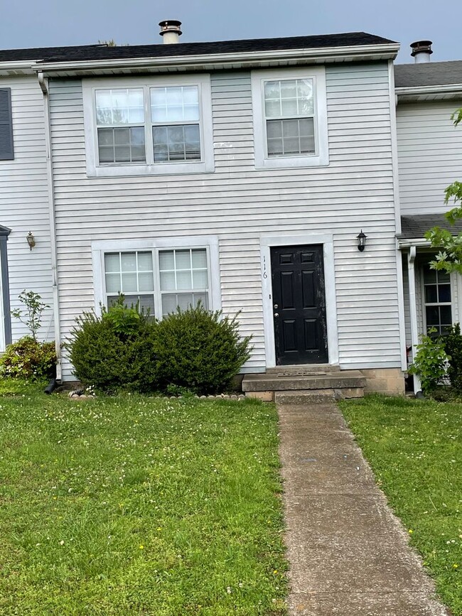 Building Photo - 116 Pebble Ct