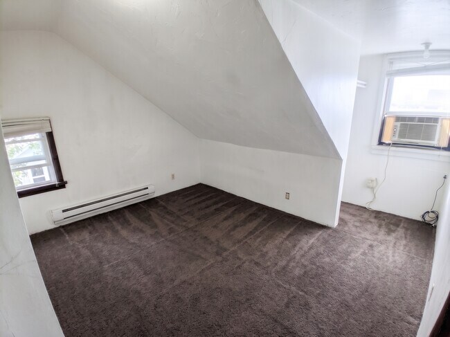 Foto del edificio - 257 W 8th St